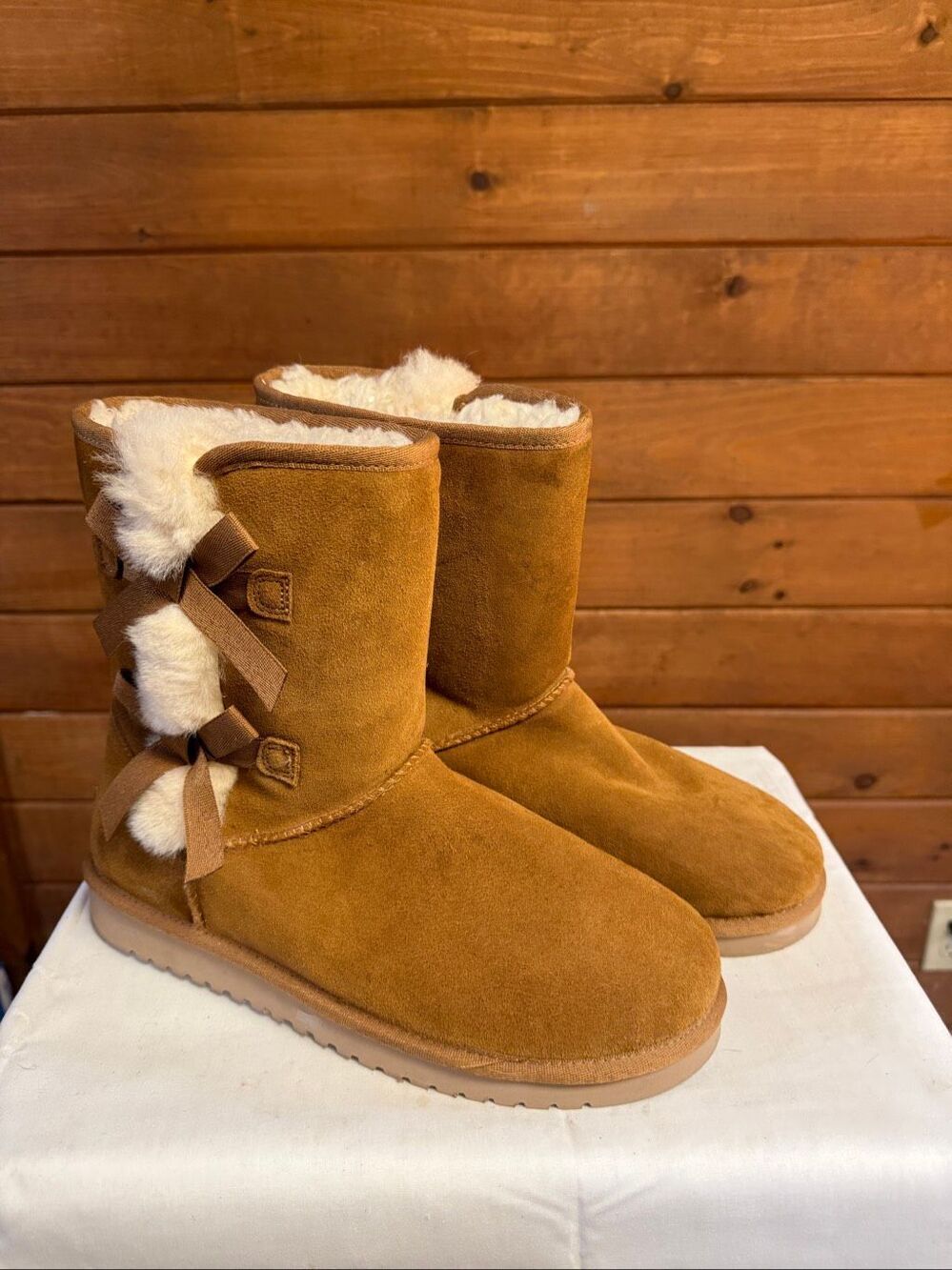 Koolaburra by UGG Victoria Short Boots chestnut suede Sz 10